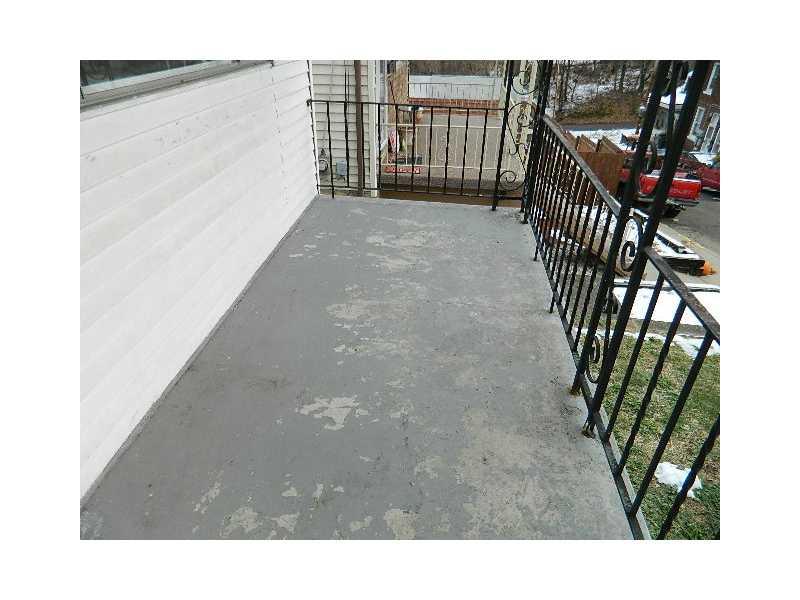 34 Highland Avenue McKees Rocks, PA 15136 - Photo 8 of 10 Patio/Deck.