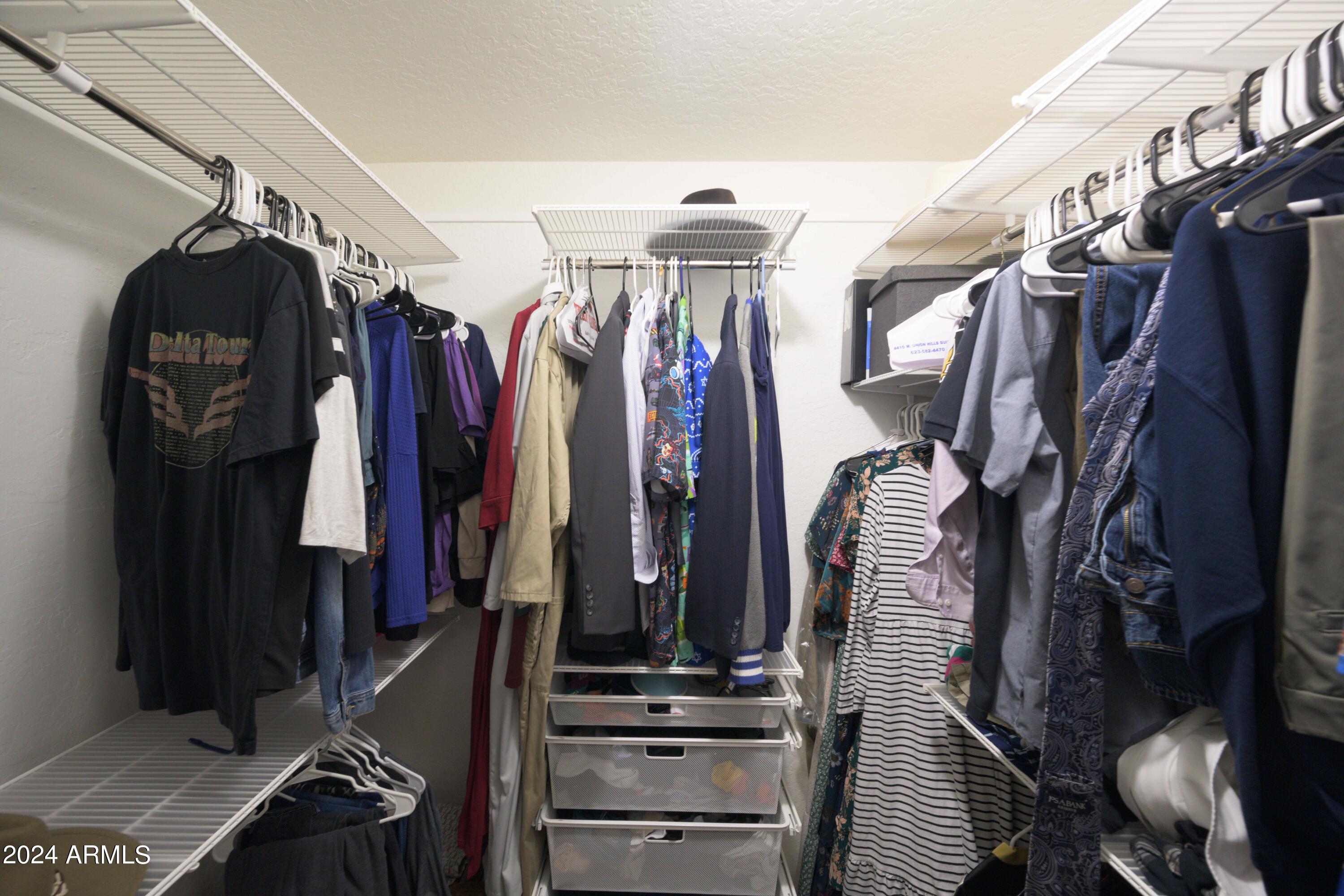 3525 East Cochise Road Phoenix, AZ 85028 - Photo 16 of 29 Primary Walk-in Closet