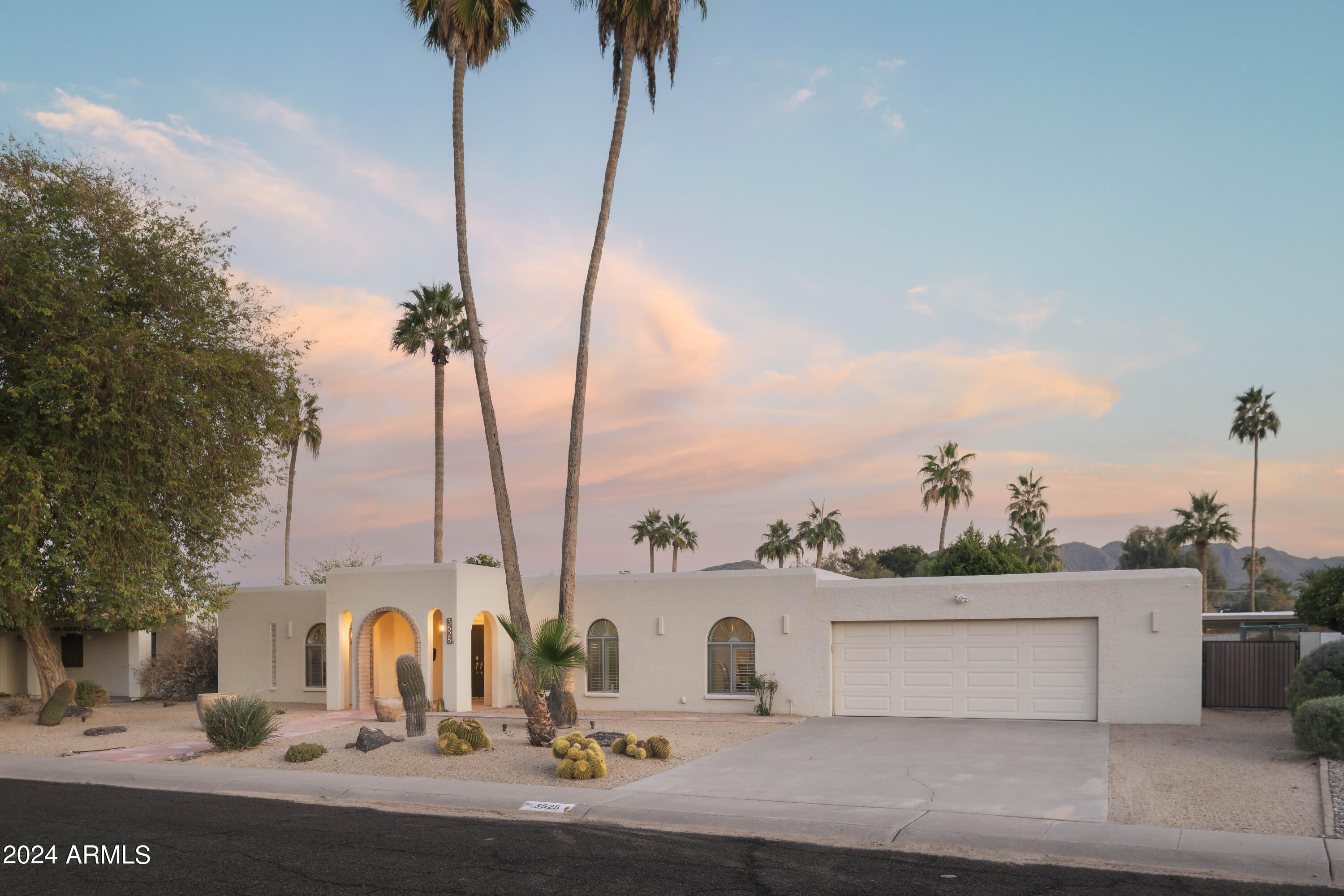 3525 East Cochise Road Phoenix, AZ 85028 - Photo 3 of 29 Front