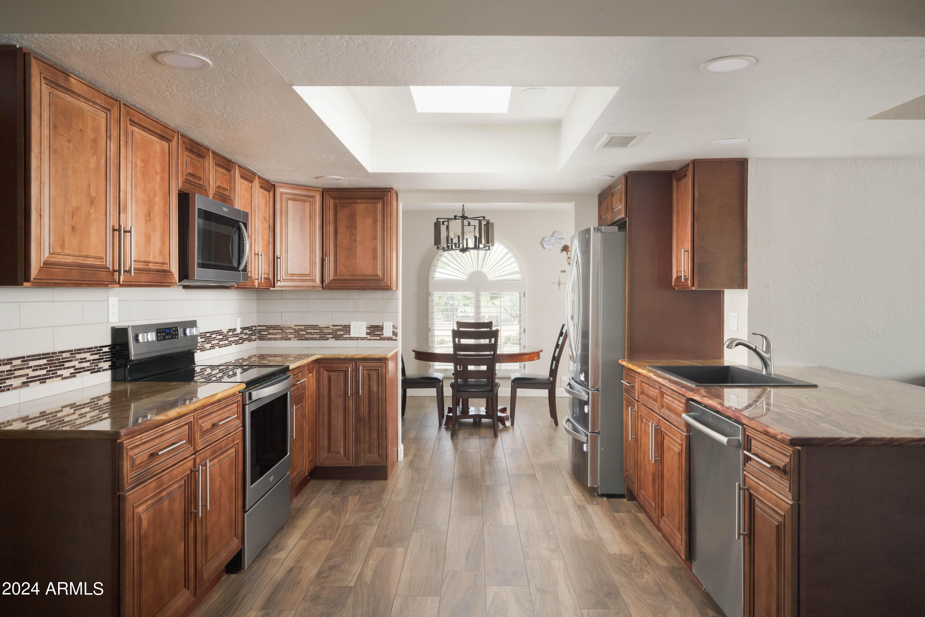 3525 East Cochise Road Phoenix, AZ 85028 - Photo 6 of 29 Kitchen