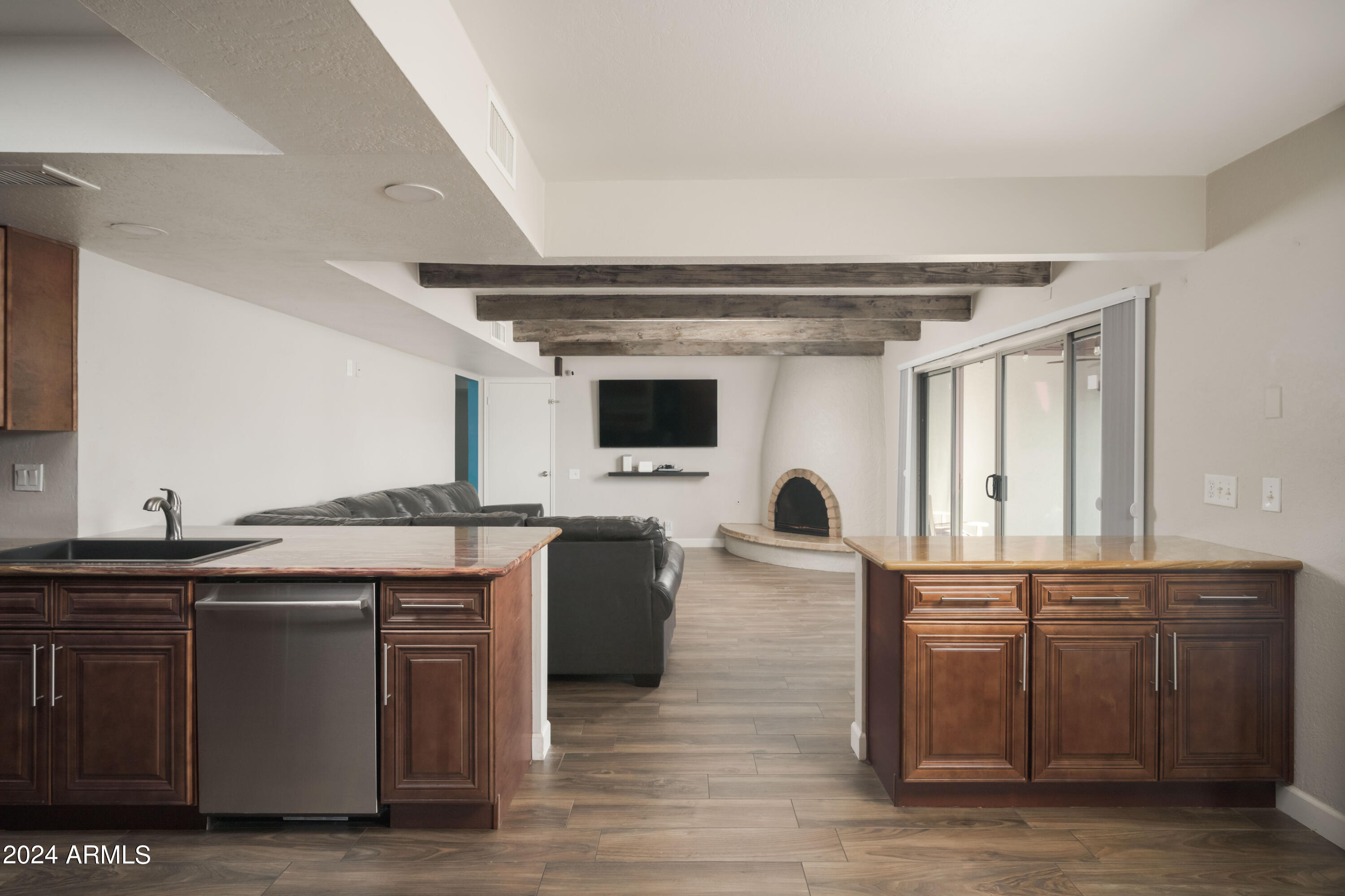 3525 East Cochise Road Phoenix, AZ 85028 - Photo 8 of 29 Kitchen