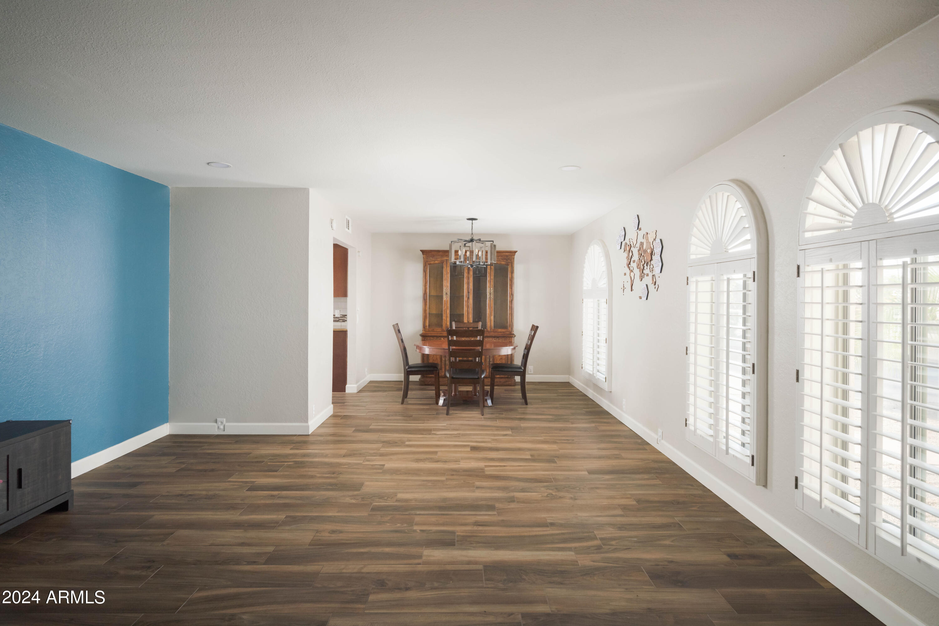3525 East Cochise Road Phoenix, AZ 85028 - Photo 10 of 29 Formal Living and Dining Room