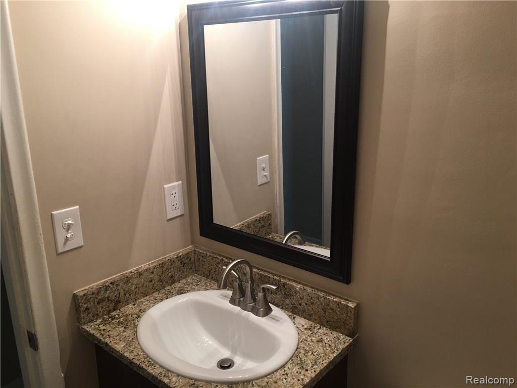 36415 Paddleford Road Farmington Hills, MI 48331 - Photo 16 of 22