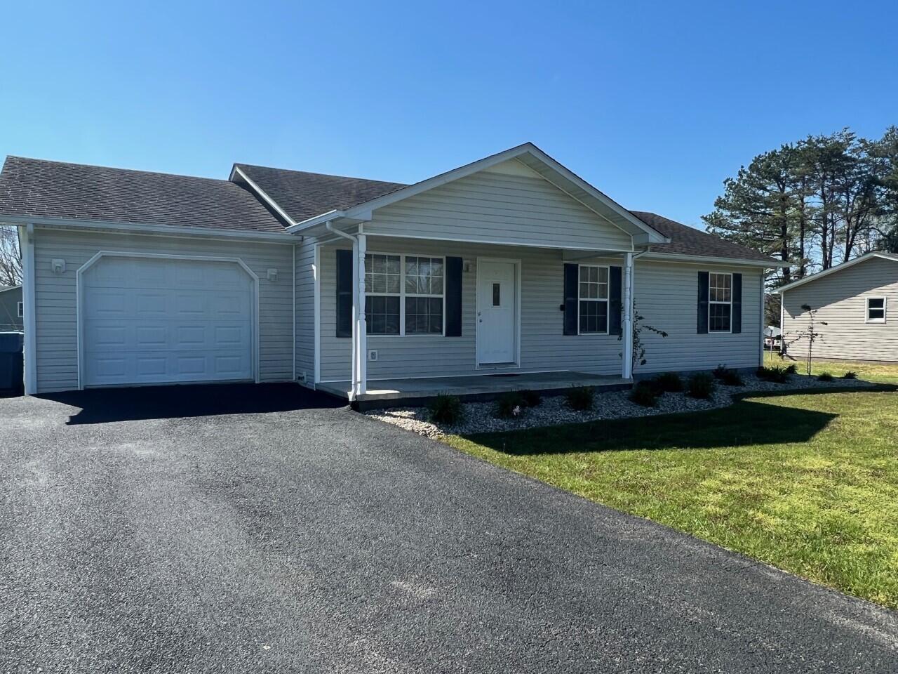 51 Taylor Subdivision Road London, KY 40744 - Photo 2 of 18 32