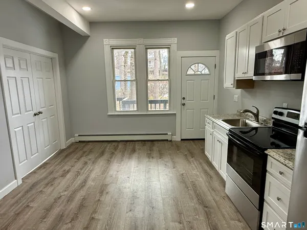 $2,500 | 78 McKinley Avenue, Unit 1, Norwich, CT 06360