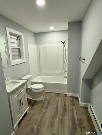 $2,500 | 78 McKinley Avenue, Unit 1, Norwich, CT 06360