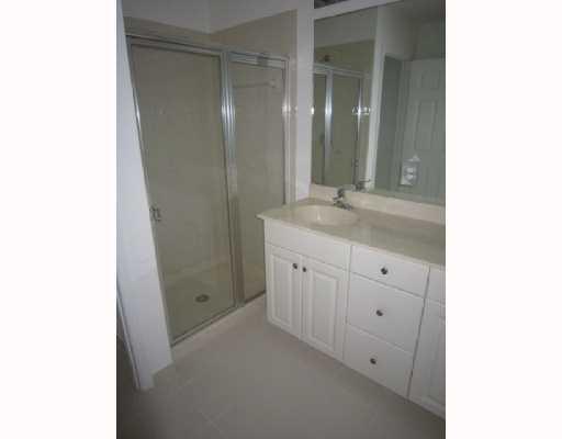 1314 Lucaya Drive Riviera Beach, FL 33404 - Photo 11 of 29 20170606202629646395000000-o