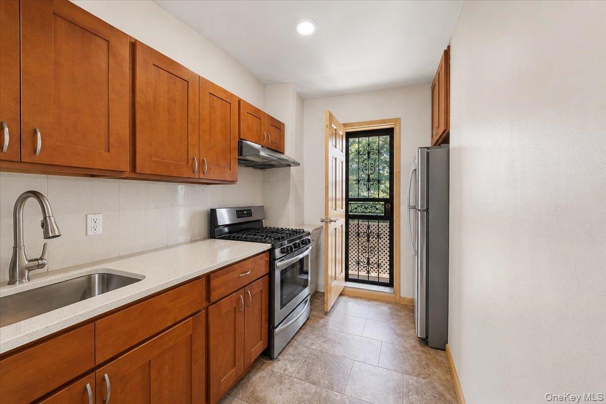 1850 Unionport Road Bronx, NY 10462 - Photo 5 of 31