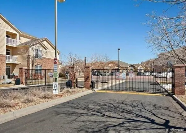 $1,950 | 5703 North Gibralter Way, Unit 6106, Aurora, CO 80019