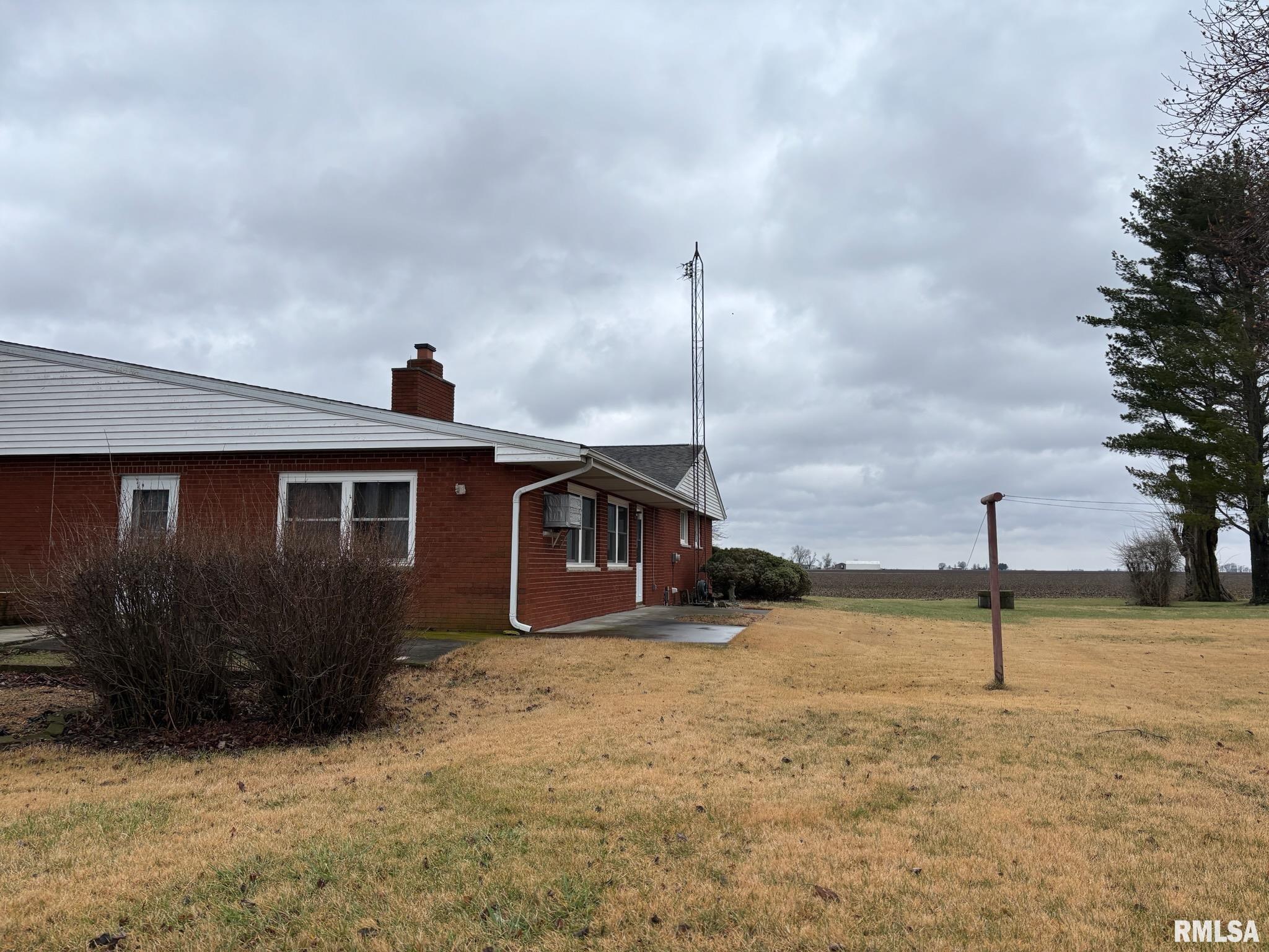 18728 Zenobia Road Pawnee, IL 62558 - Photo 3 of 14