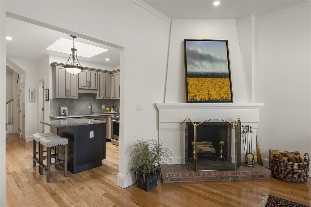 31 Bay State Road, Unit 4 Boston, MA 02215 - Photo 9 of 42