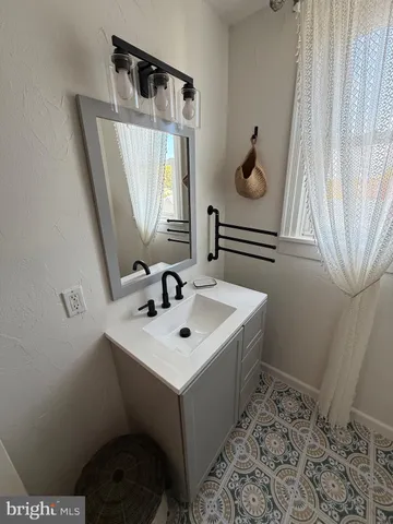 $2,000 | 621 Noble Street, Lebanon, PA 17042