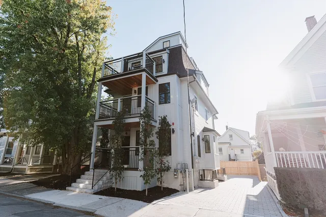 $5,700 | 5 Thurston Street, Unit 1, Somerville, MA 02145