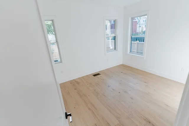 $5,700 | 5 Thurston Street, Unit 1, Somerville, MA 02145