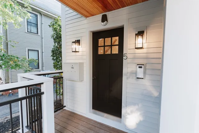 $5,700 | 5 Thurston Street, Unit 1, Somerville, MA 02145