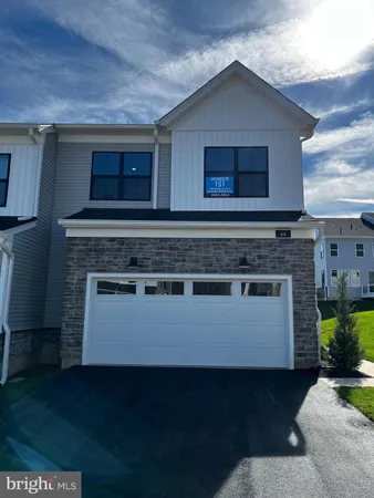 $4,300 | 64 Alroy Road, Unit 151, Malvern, PA 19355