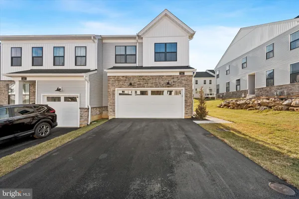 $4,300 | 64 Alroy Road, Unit 151, Malvern, PA 19355