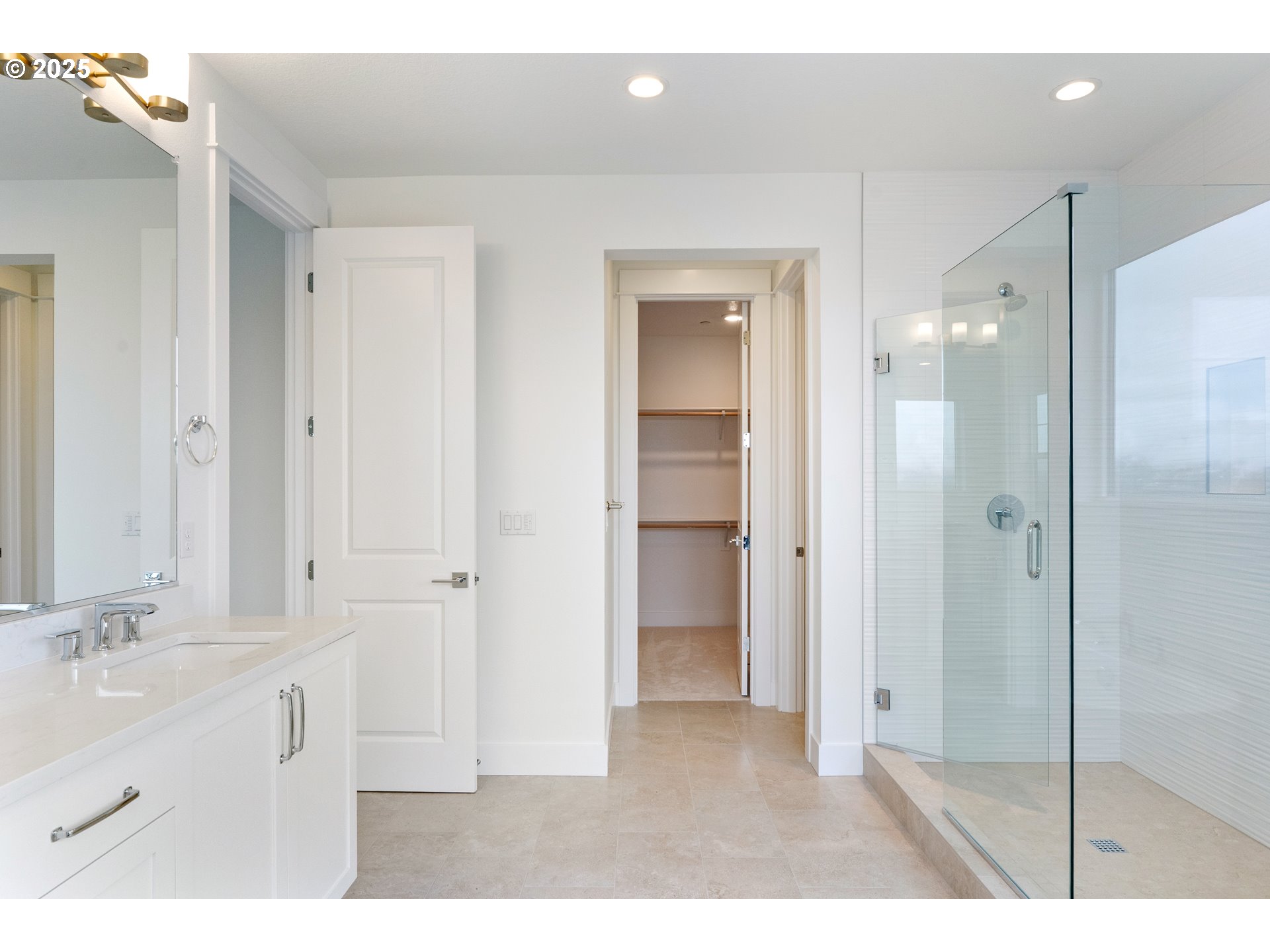 386 West Fir Loop Washougal, WA 98671 - Photo 35 of 45 a bathroom with a sink and a mirror