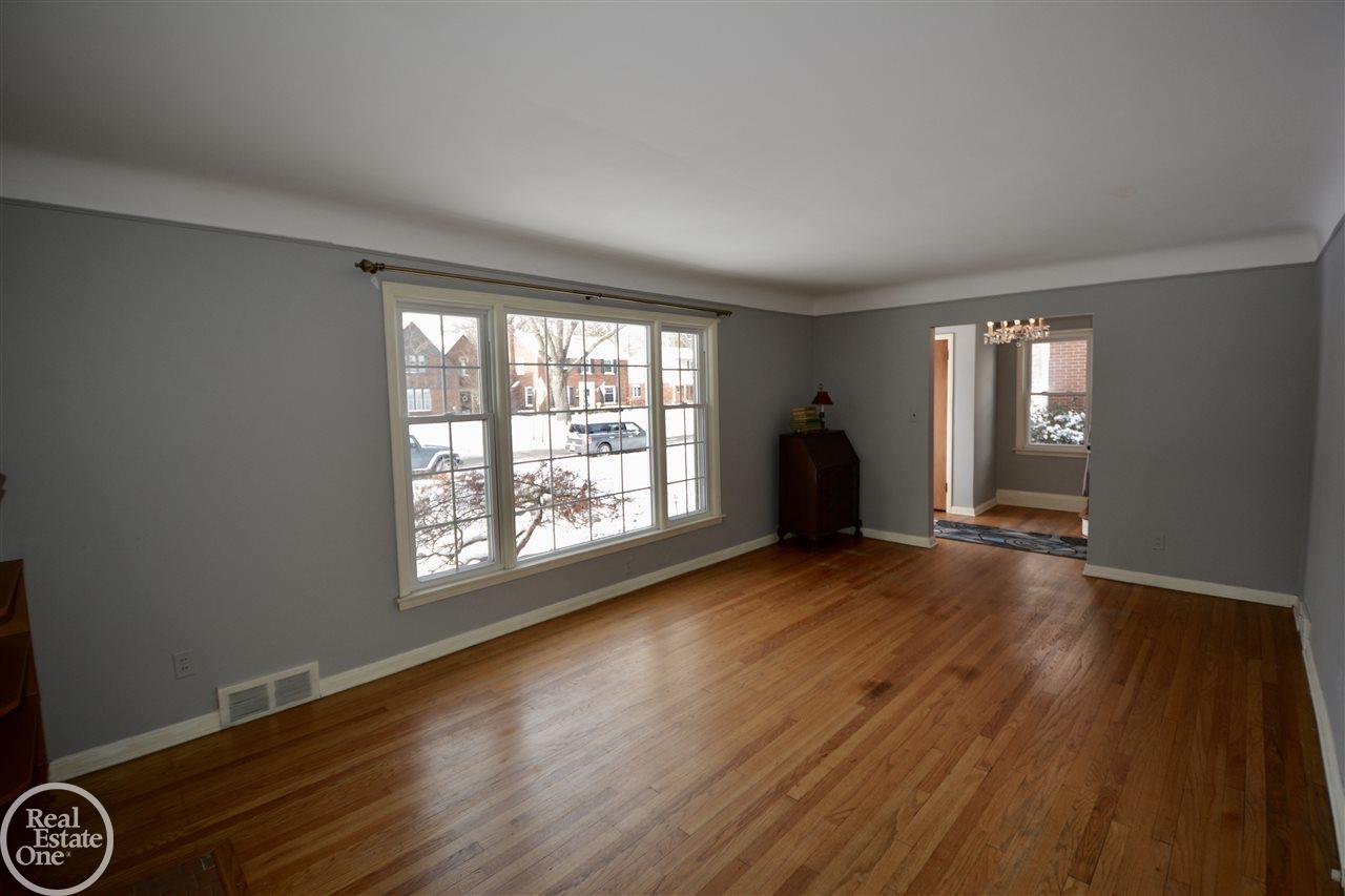 1324 Audubon Road Grosse Pointe, MI 48230 - Photo 4 of 24 31339245-3.JPG