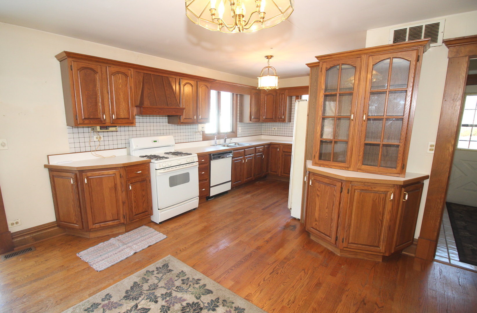 31W714 Army Trail Road Wayne, IL 60184 - Photo 10 of 32