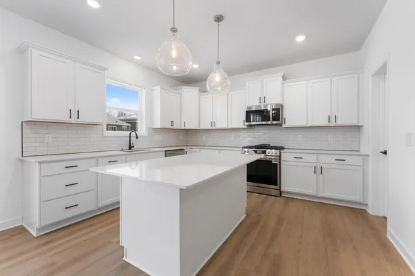 $678,270 | 7504 Lotus Lane, Hugo, MN 55038