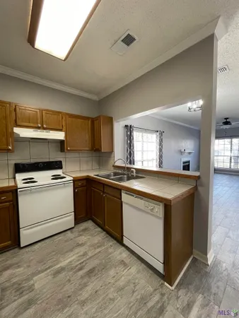$1,350 | 909 West Tony Street, Unit D, Gonzales, LA 70737