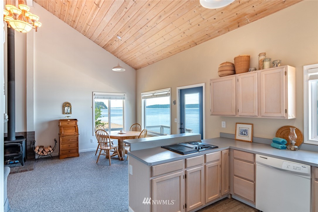 14117 Lyle Point Road Anderson Island, WA 98303 - Photo 8 of 25
