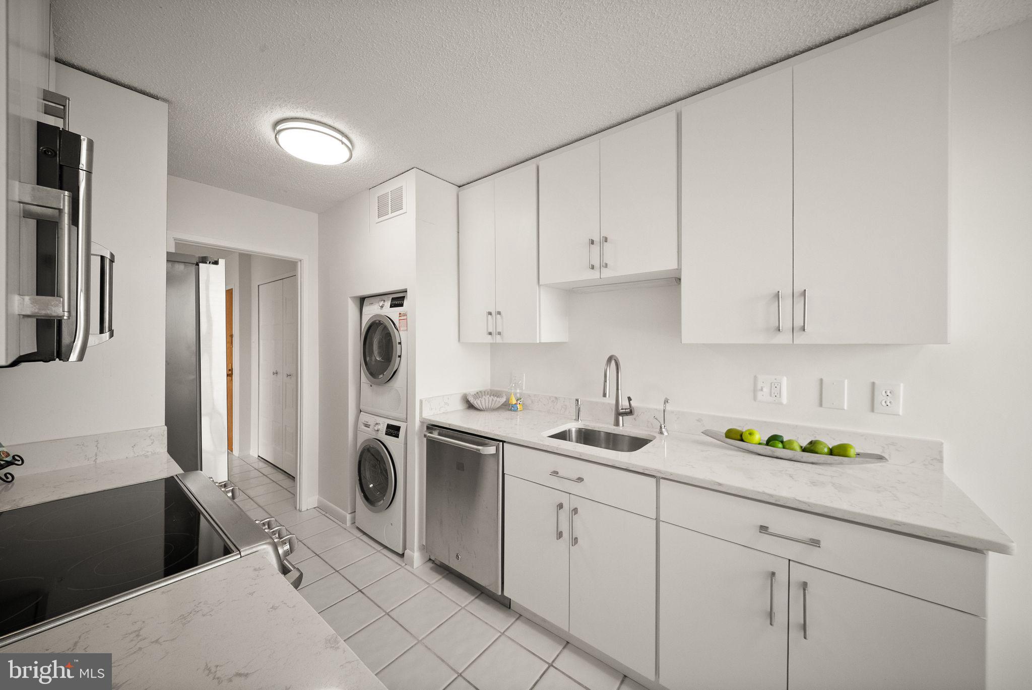 1800 Old Meadow Road, Unit 1601 McLean, VA 22102 - Photo 13 of 46 Kitchen with stainless appliances