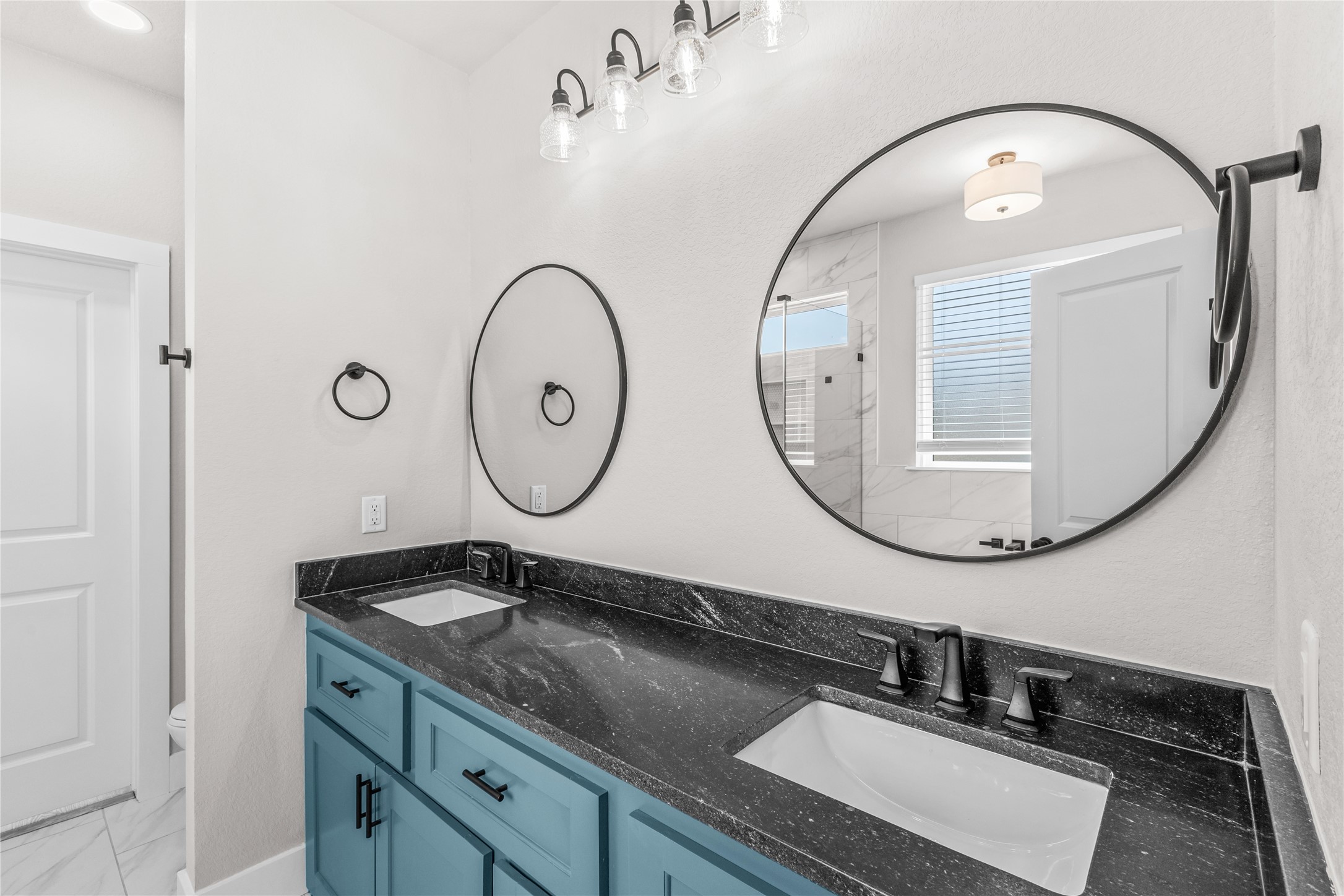 2318 Progress Drive Brenham, TX 77833 - Photo 26 of 32 Primary bath