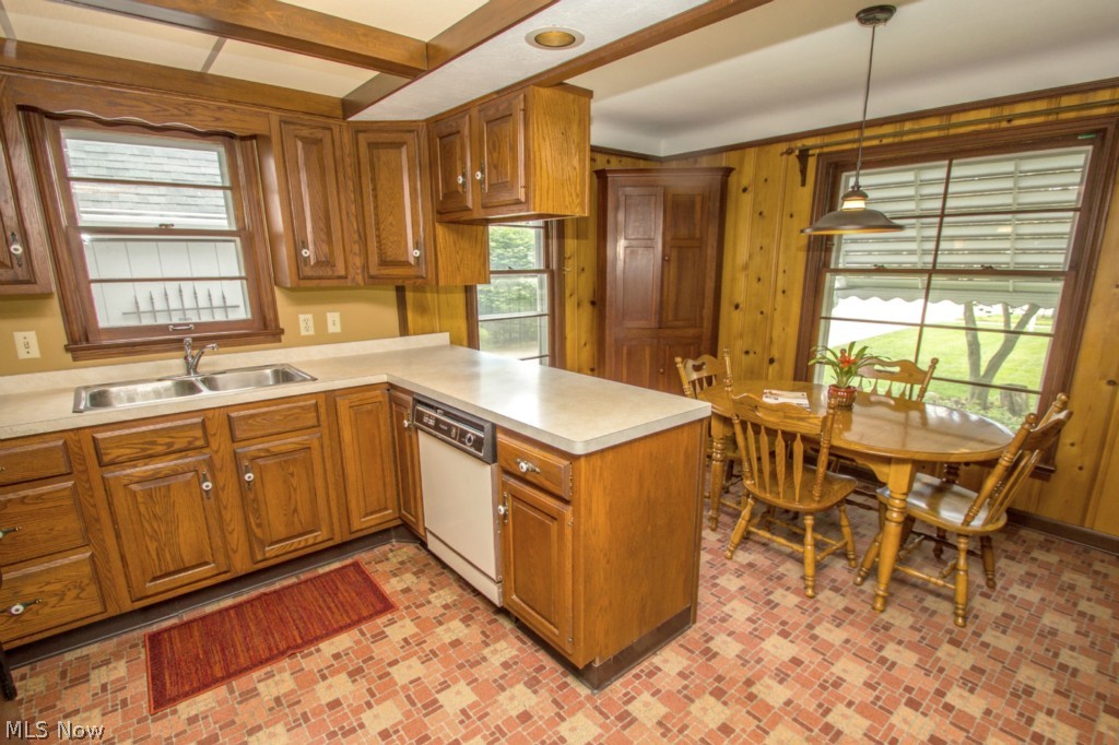 6219 Brookside Road Independence, OH 44131 - Photo 5 of 25 Fully Applianced Kitchen and Dinette
