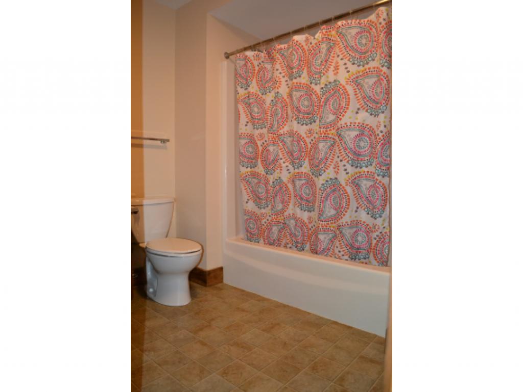 327 Old Quechee Road, Unit B Hartford, VT 05059 - Photo 5 of 9 Gallery Image 5