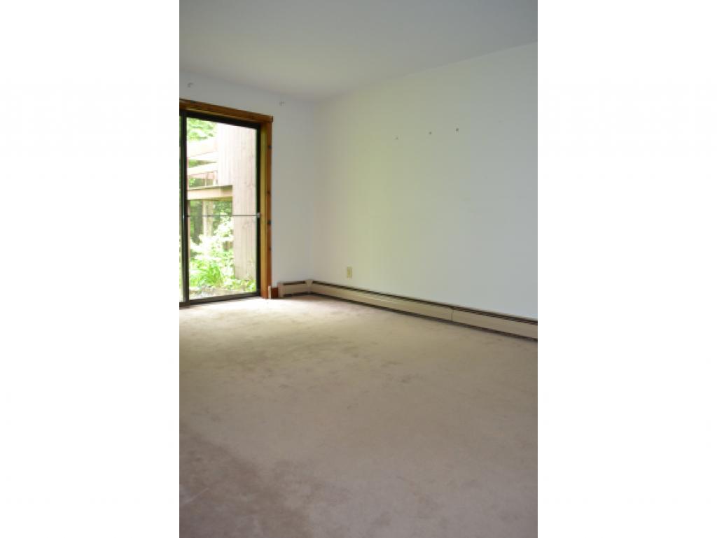 327 Old Quechee Road, Unit B Hartford, VT 05059 - Photo 6 of 9 Gallery Image 6