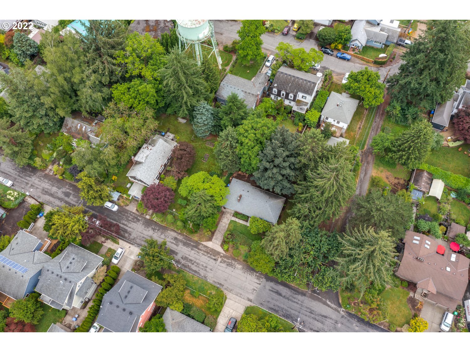 1844 Southwest Custer Street Portland, OR 97219 - Photo 29 of 31 Gallery Image 29