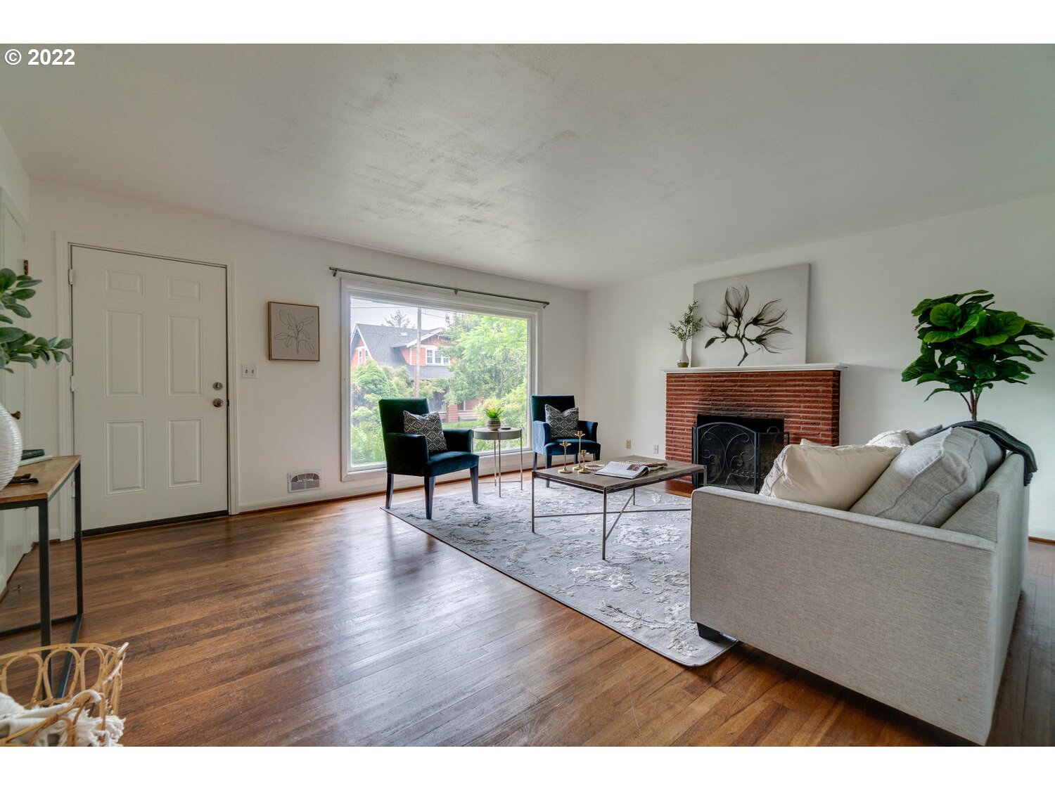 1844 Southwest Custer Street Portland, OR 97219 - Photo 4 of 31 Gallery Image 4