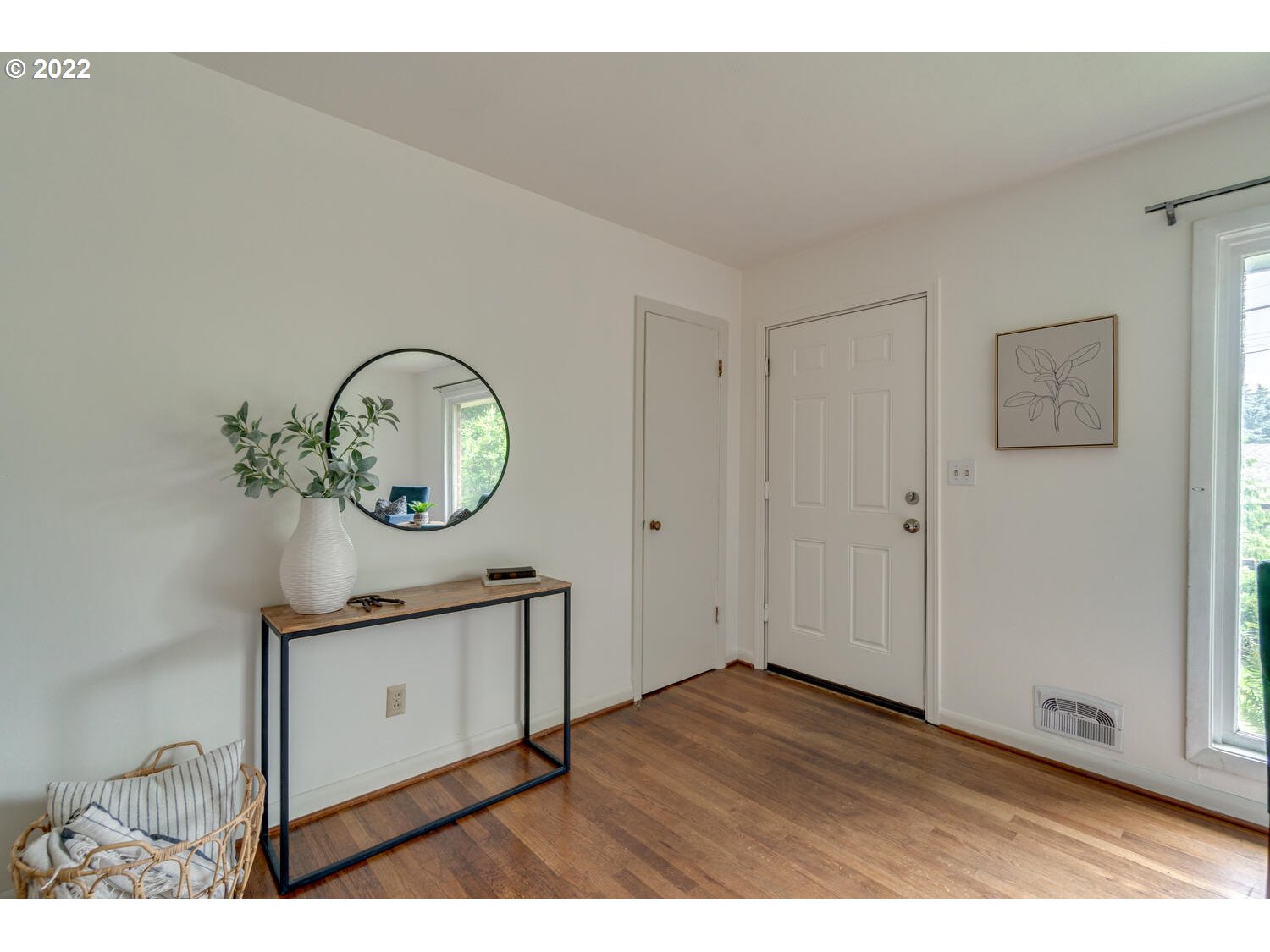 1844 Southwest Custer Street Portland, OR 97219 - Photo 8 of 31 Gallery Image 8
