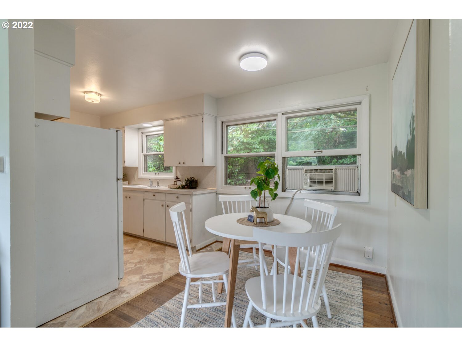 1844 Southwest Custer Street Portland, OR 97219 - Photo 9 of 31 Gallery Image 9