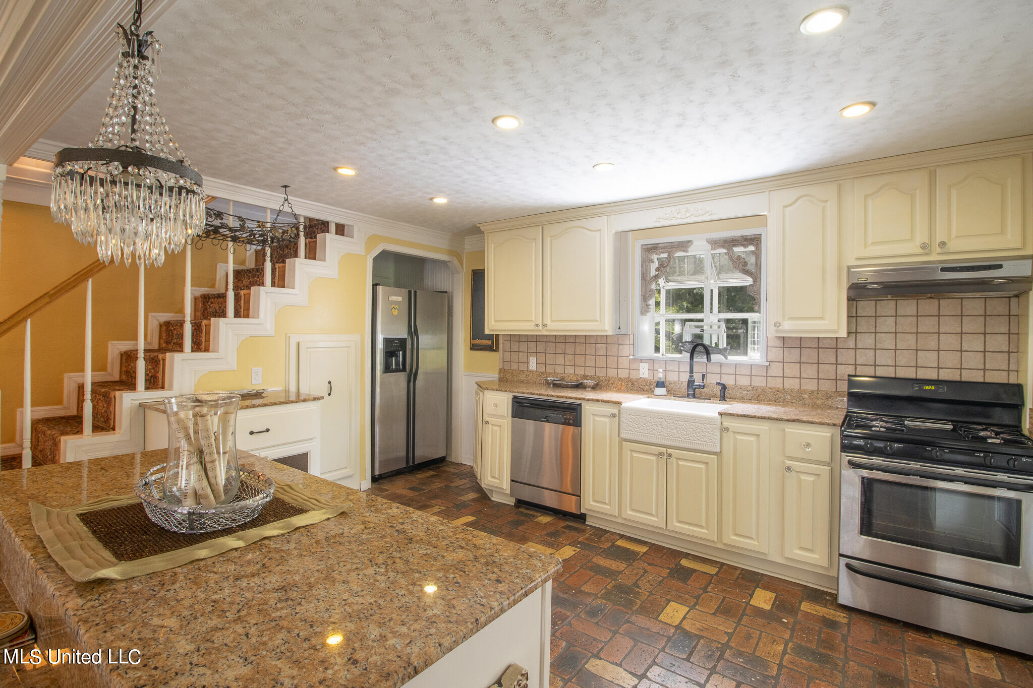 11471 Summer Lane Road Biloxi, MS 39532 - Photo 10 of 38 Summer-92027