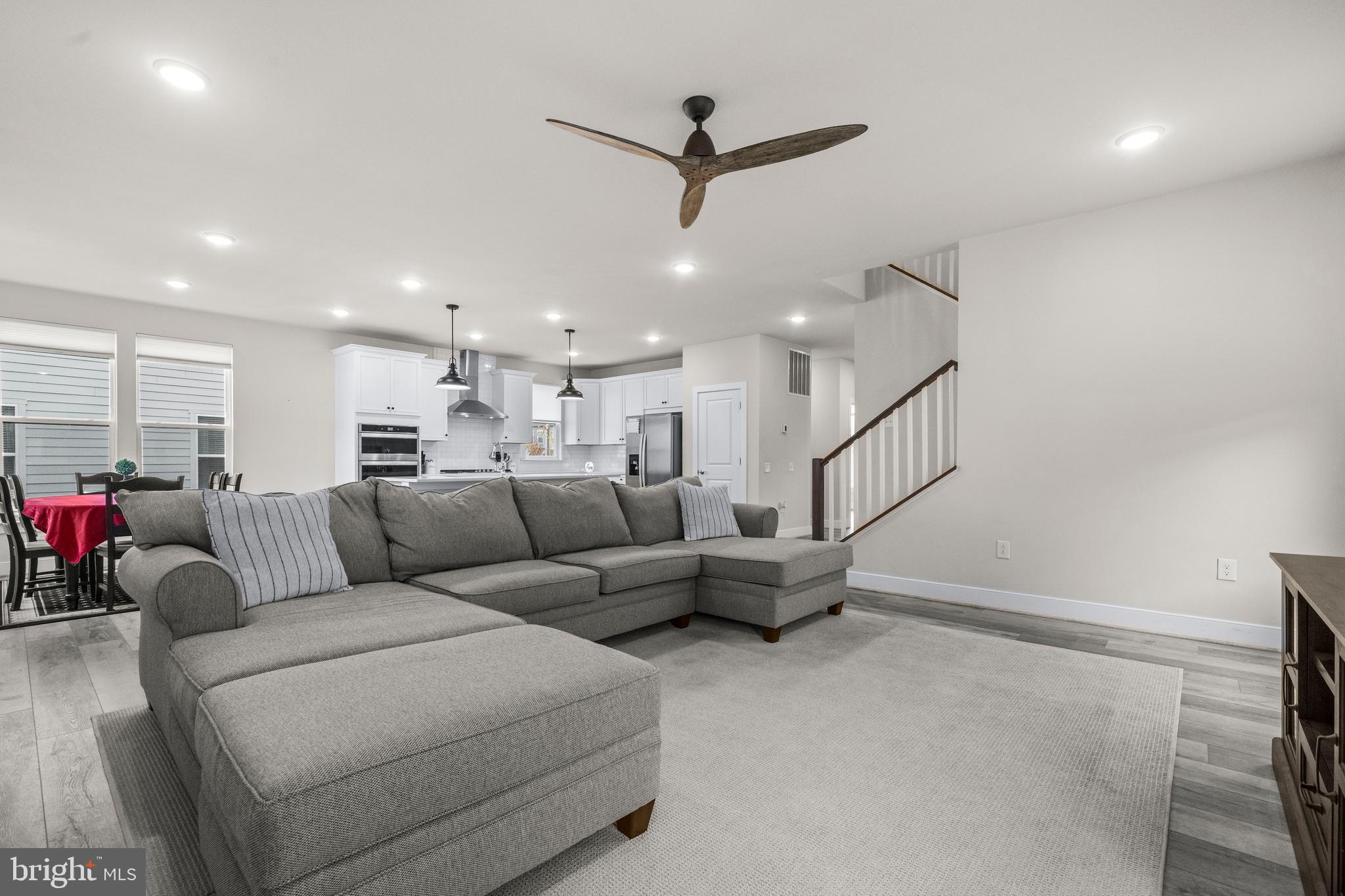 1814 River Heritage Boulevard Dumfries, VA 22026 - Photo 13 of 55 a living room with furniture