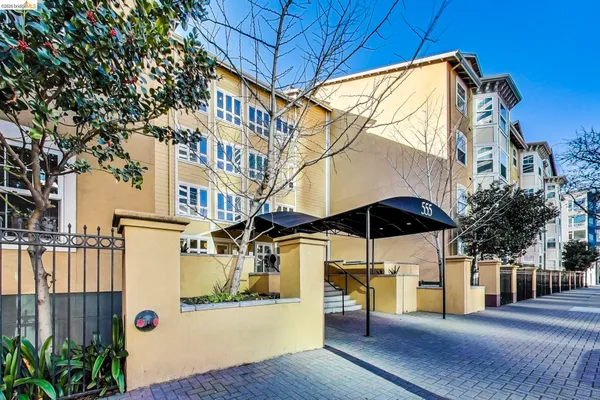 $2,800 | 555 10th Street, Unit 312, Oakland, CA 94607