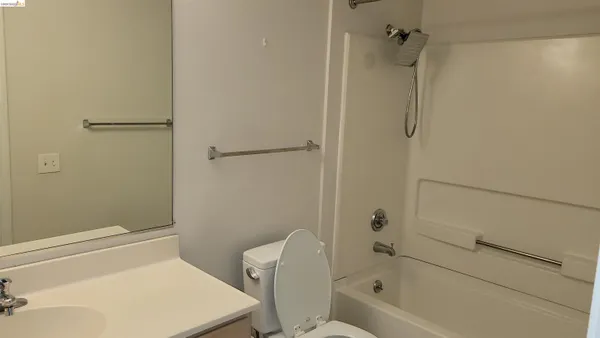 $2,800 | 555 10th Street, Unit 312, Oakland, CA 94607