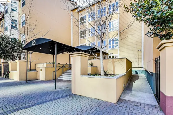 $2,800 | 555 10th Street, Unit 312, Oakland, CA 94607