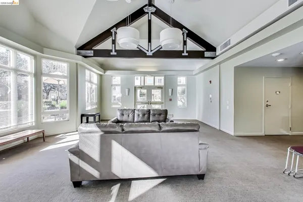 $2,800 | 555 10th Street, Unit 312, Oakland, CA 94607