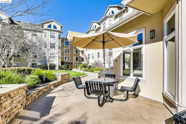 $2,800 | 555 10th Street, Unit 312, Oakland, CA 94607