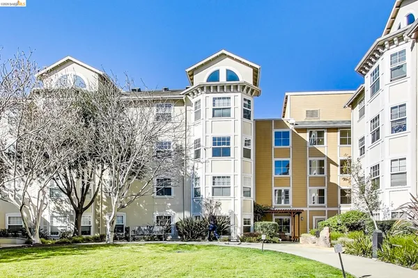 $2,800 | 555 10th Street, Unit 312, Oakland, CA 94607