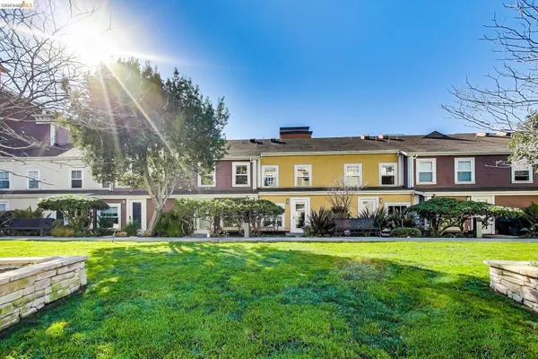 $2,800 | 555 10th Street, Unit 312, Oakland, CA 94607