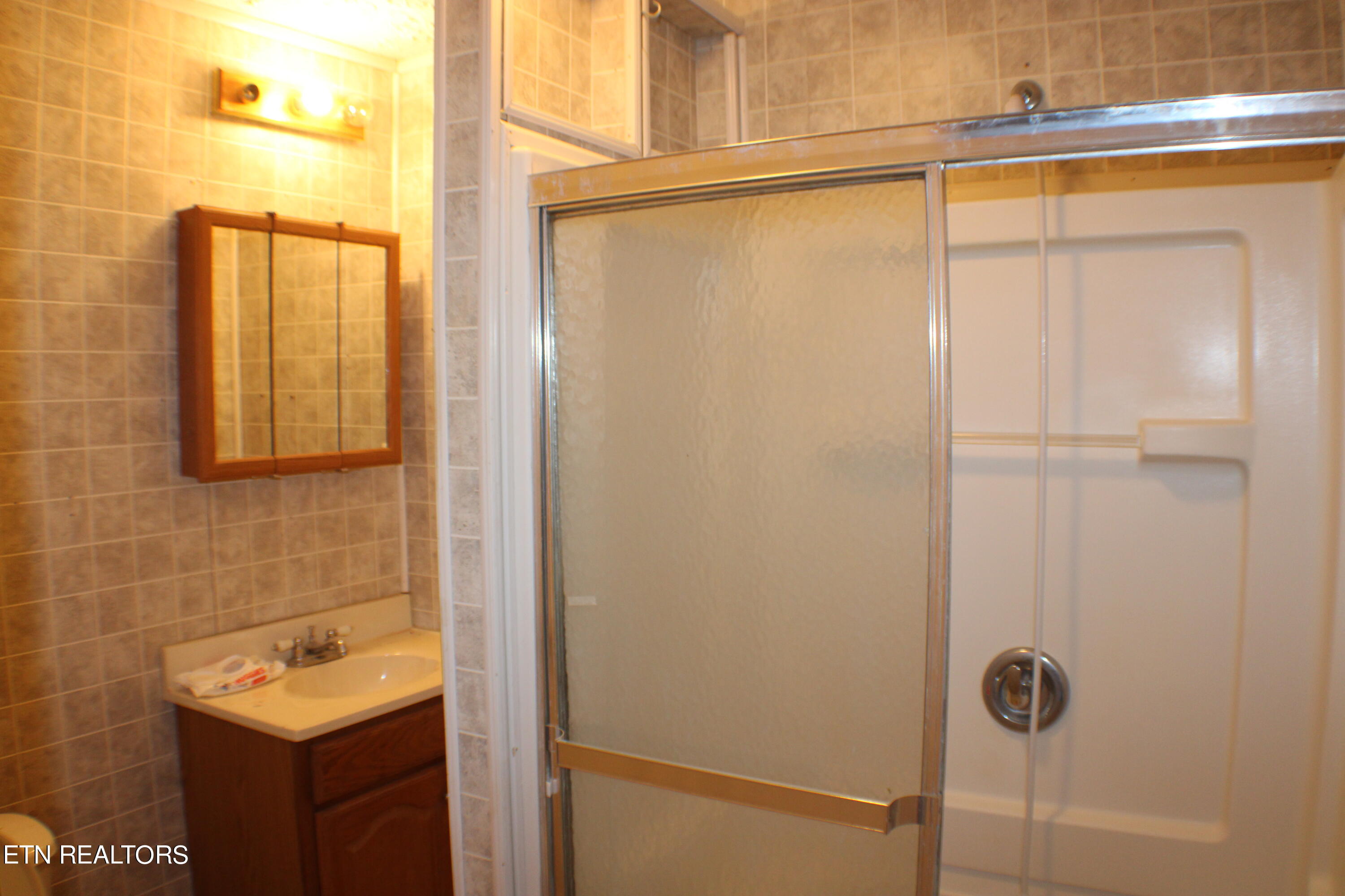 245 Singleton Road Tazewell, TN 37879 - Photo 13 of 16 IMG_2091