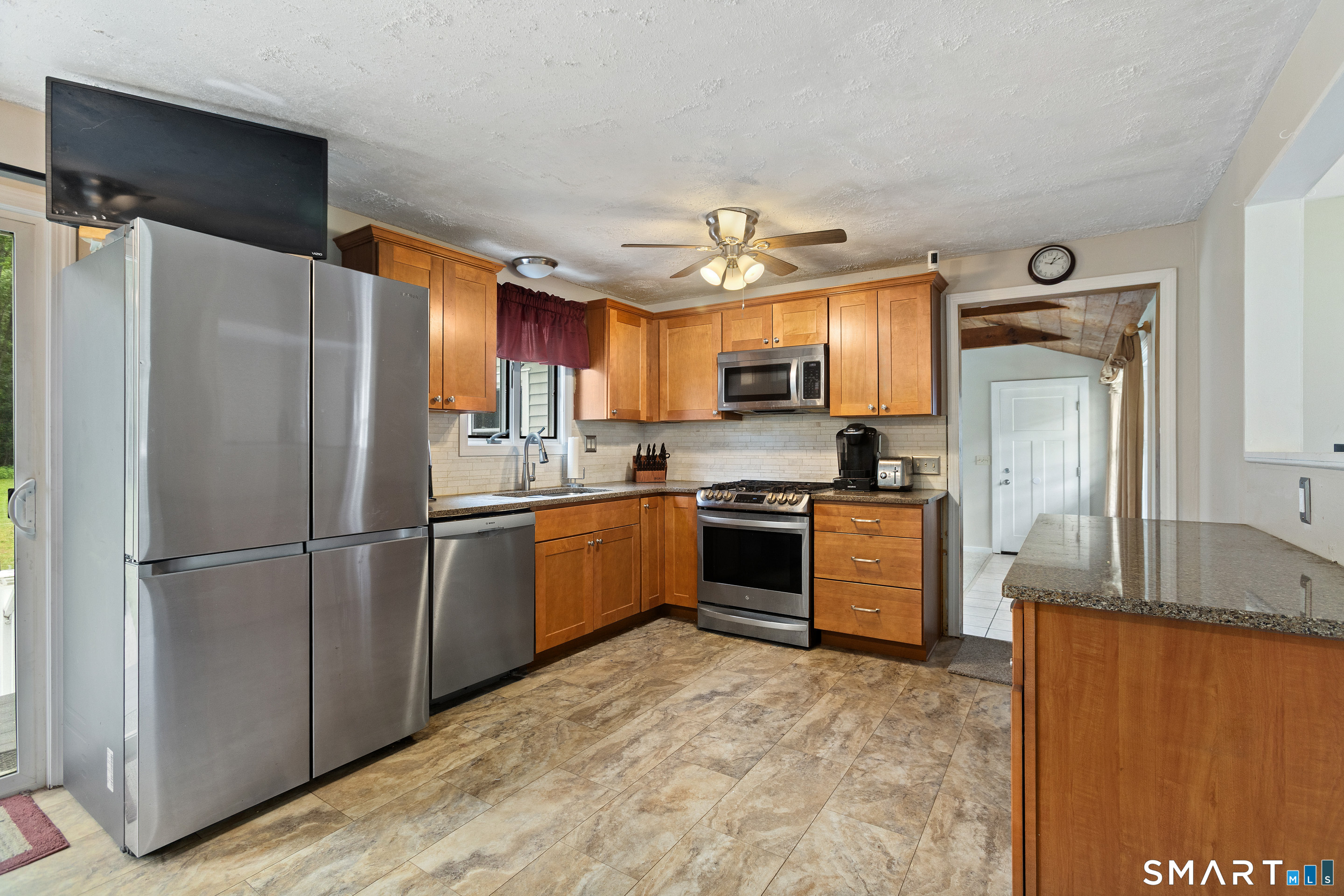 1515 Mt Vernon Road Southington, CT 06489 - Photo 7 of 26