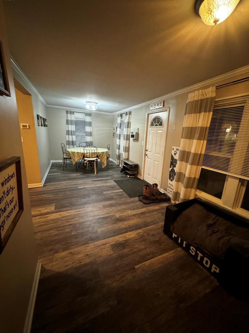 11 Cross Street Bristol, IL 60512 - Photo 4 of 11 a view of a room with gym equipment