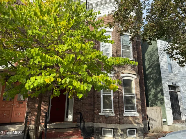 $319,900 | 229 Green Street, Schenectady, NY 12305