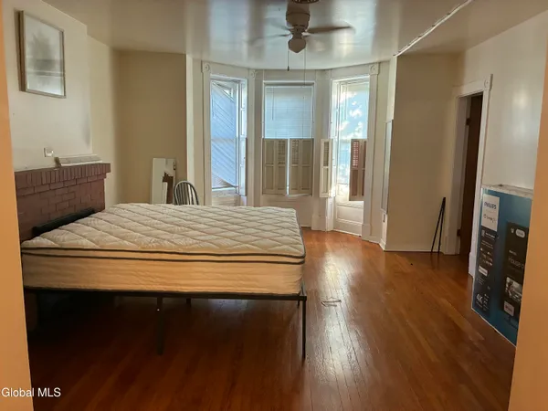 $289,900 | 229 Green Street, Schenectady, NY 12305